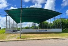 Vecinos de La Llovizna piden culminación de proyecto con gradas y baños para la cancha del sector