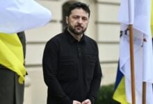 Zelenski y emisarios de la Casa Blanca inician conversaciones de paz en Kiev