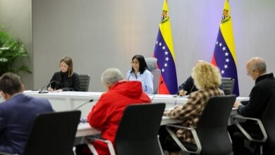 Delcy Rodríguez busca consensos laborales con sindicatos y empresas