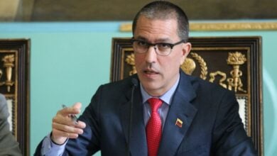 Arreaza admite excesos en la aplicación de la Ley contra el Odio: Es inconcebible que revisen los teléfonos