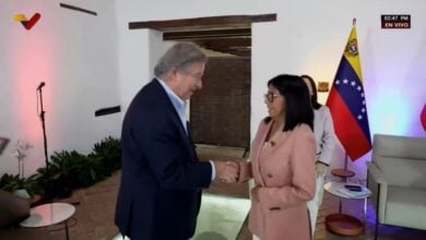 Presidenta Delcy Rodríguez lidera firma de contrato en el Bloque BARE