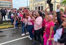 Con caminata y bailoterapia inicia el Mes Rosa en Monagas para concienciar sobre el cáncer de mama