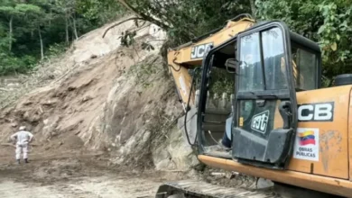 Avanzan labores de rehabilitación en la carretera nacional Maracay-Choroní tras derrumbes