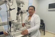 Especialista advierte sobre el impacto del uso excesivo de pantallas en la salud visual