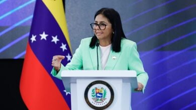 Presidenta Delcy Rodríguez descarta la dolarización y defiende la moneda nacional